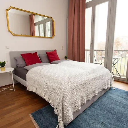 Fullhouse - - M14 - Balcony - Smarttv * Leipzig