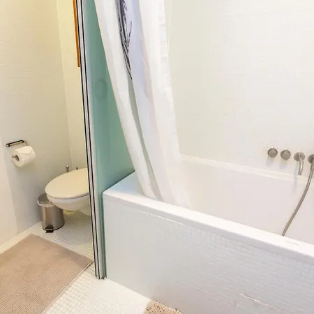 Fullhouse - - M14 - Balcony - Smarttv *