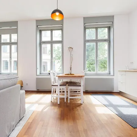 Fullhouse - - M14 - Balcony - Smarttv Appartement *