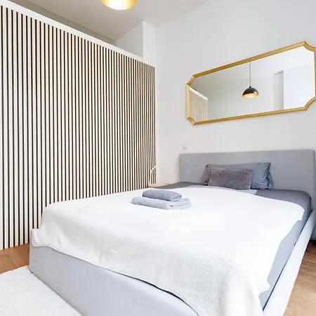 Appartement Fullhouse - - M14 - Balcony - Smarttv *