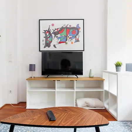 Fullhouse - - M14 - Balcony - Smarttv *