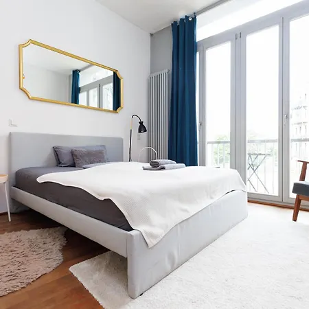Fullhouse - - M14 - Balcony - Smarttv