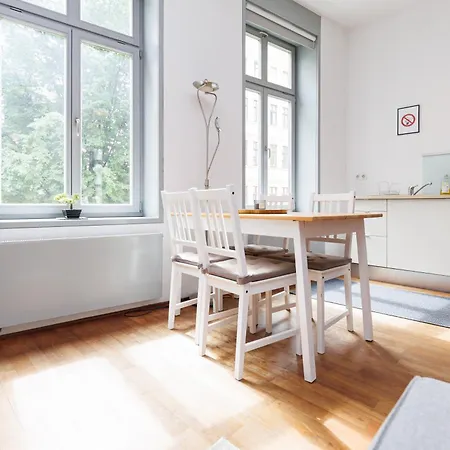 Appartement Fullhouse - - M14 - Balcony - Smarttv *