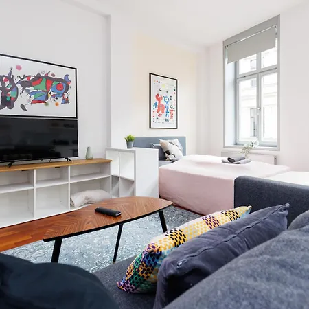 Fullhouse - - M14 - Balcony - Smarttv Leipzig